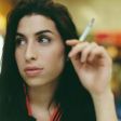 Ouça uma gravação rara e inédita de Amy Winehouse com 17 anos: "My Own Way"
